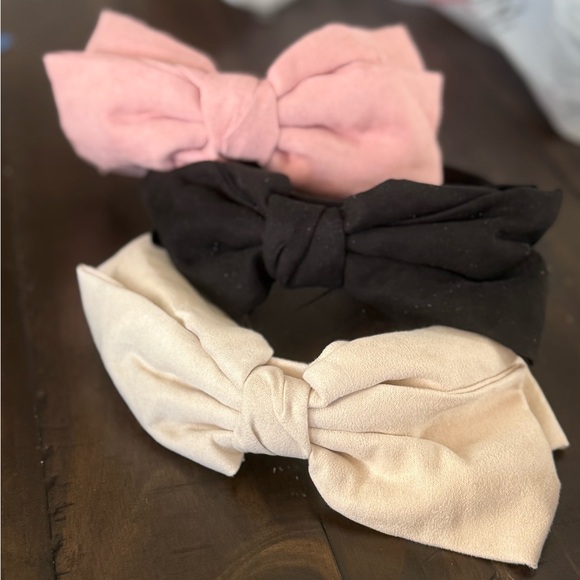 Claire's Pink, Black, and Cream Hair Bows - Picture 4 of 6